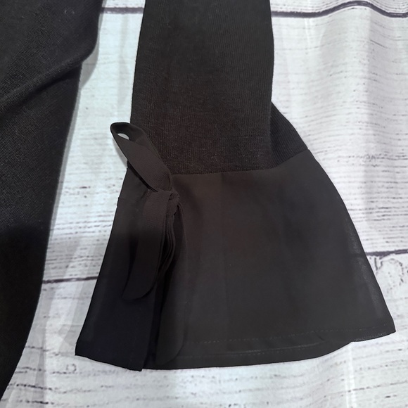 August Silk size medium open front cardigan EUC - Picture 8 of 11